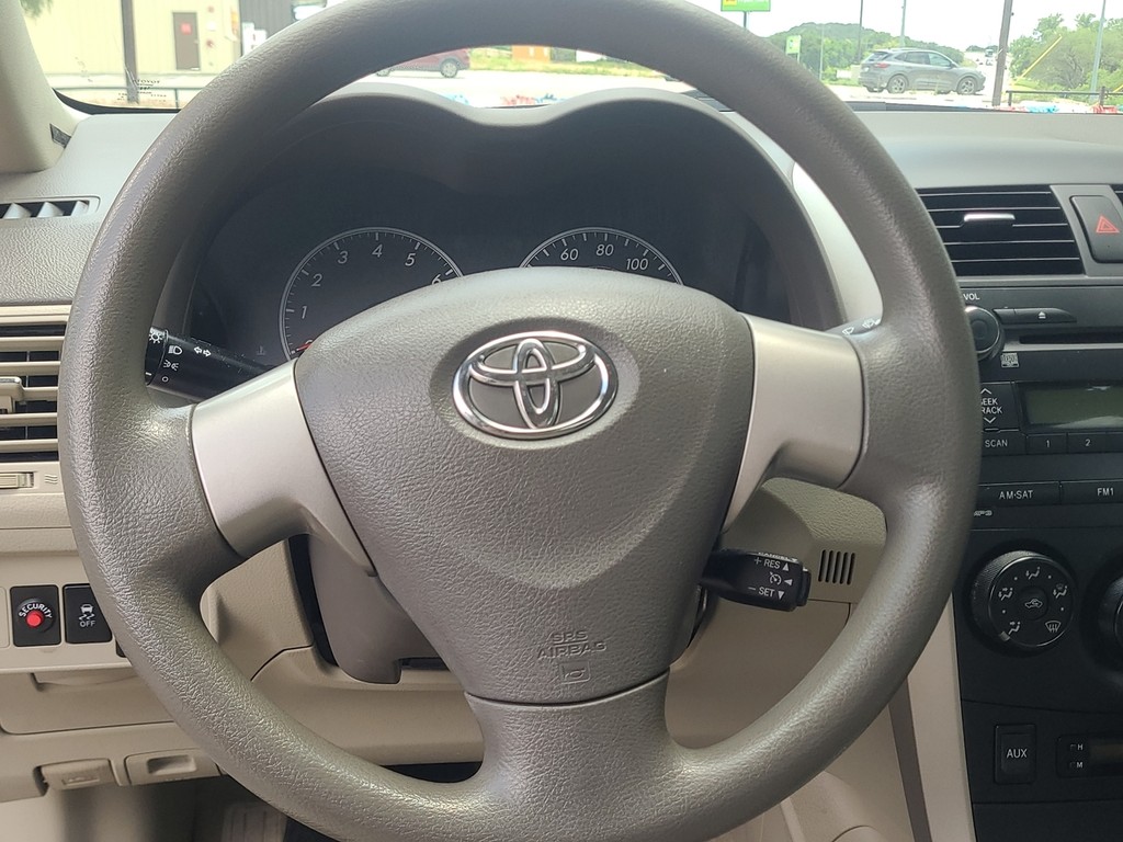 Toyota Corolla Vehicle Image 15