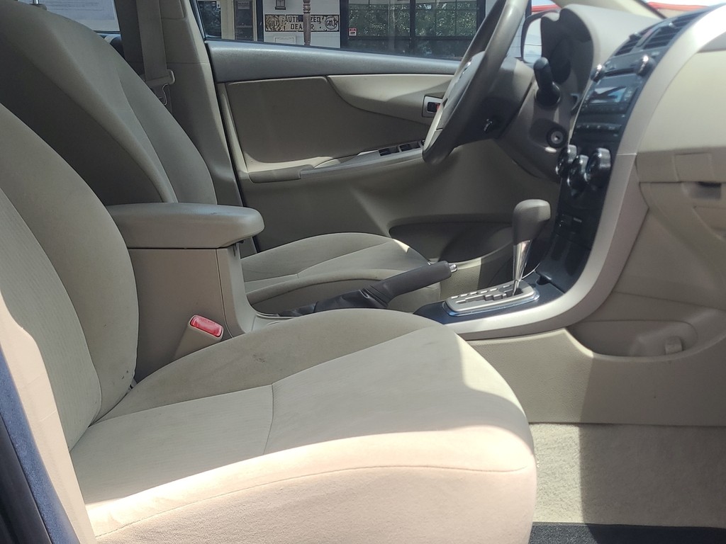 Toyota Corolla Vehicle Image 19