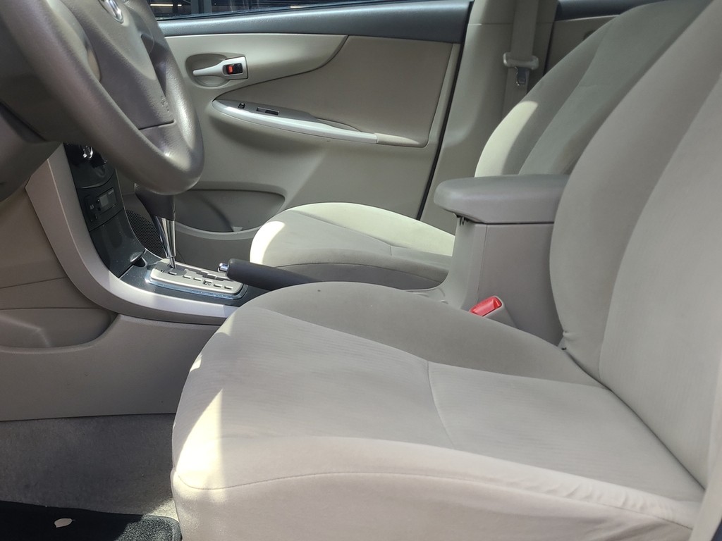 Toyota Corolla Vehicle Image 20