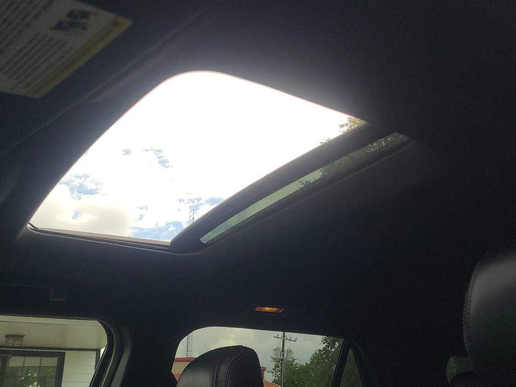 Ford Explorer Vehicle Image 14