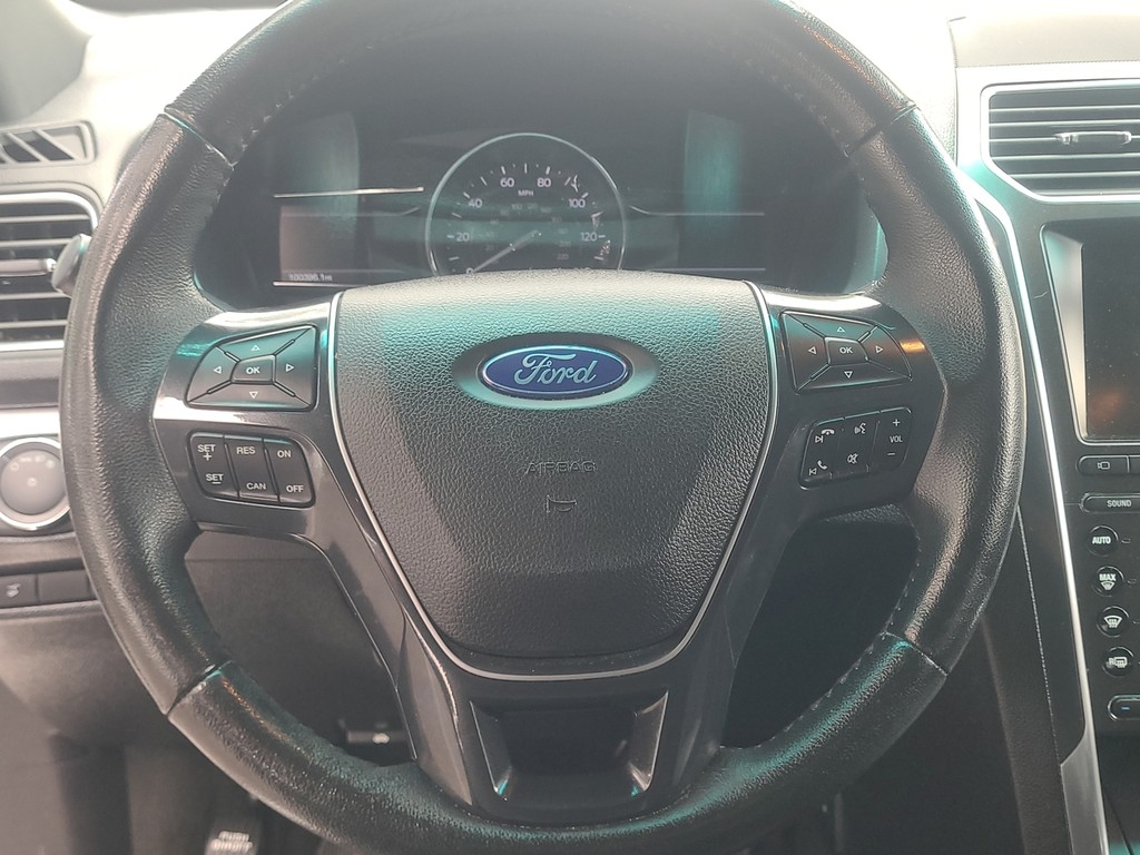 Ford Explorer Vehicle Image 16