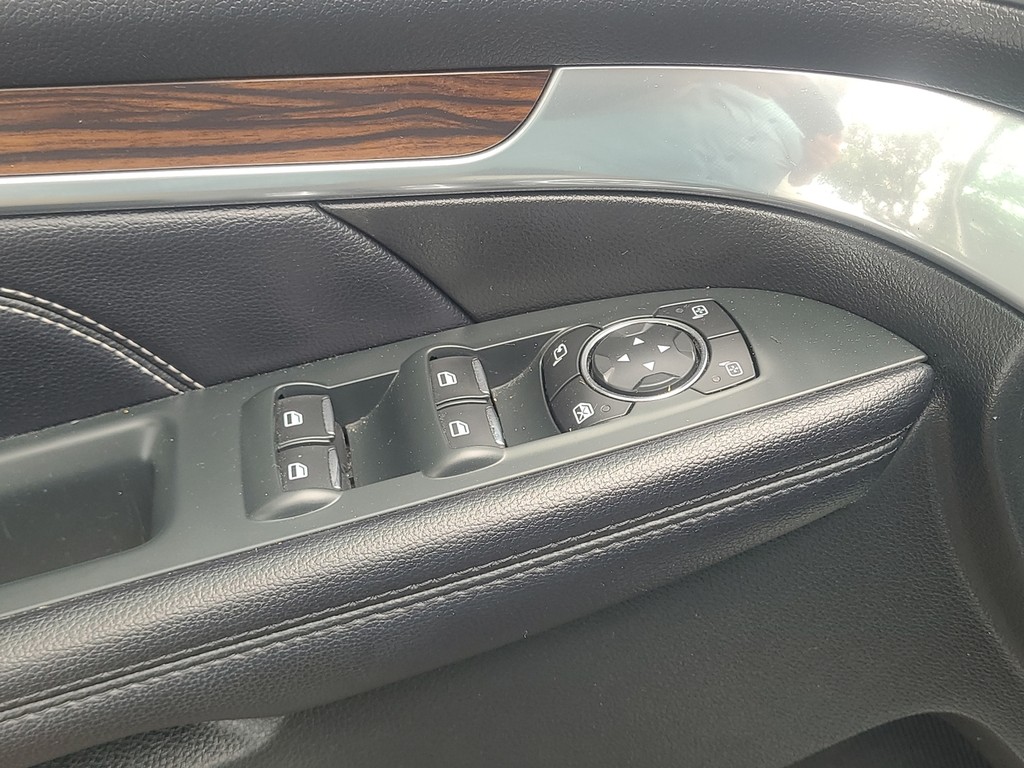 Ford Explorer Vehicle Image 22