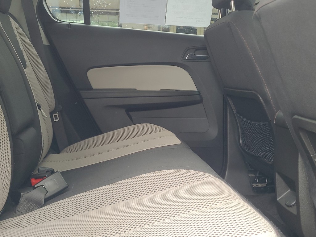 Chevrolet Equinox Vehicle Image 11