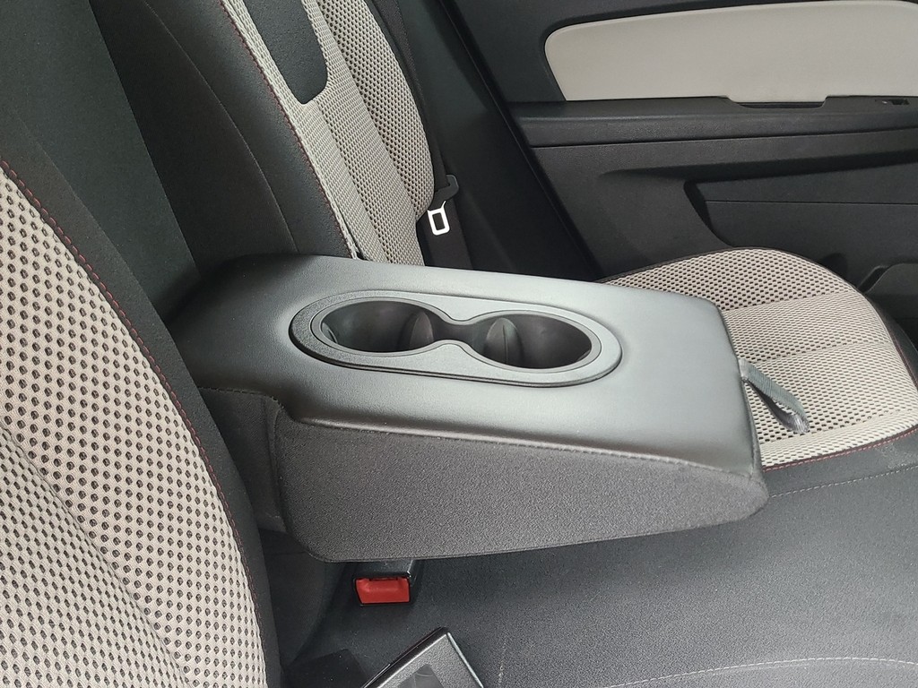 Chevrolet Equinox Vehicle Image 12