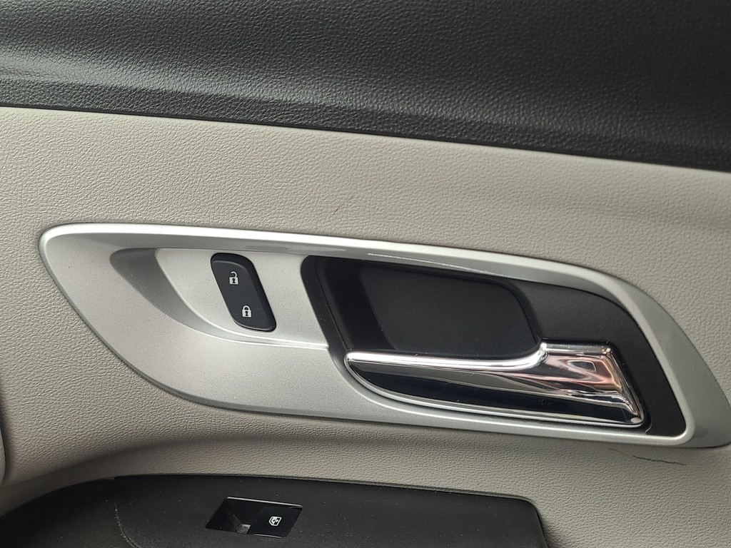 Chevrolet Equinox Vehicle Image 24