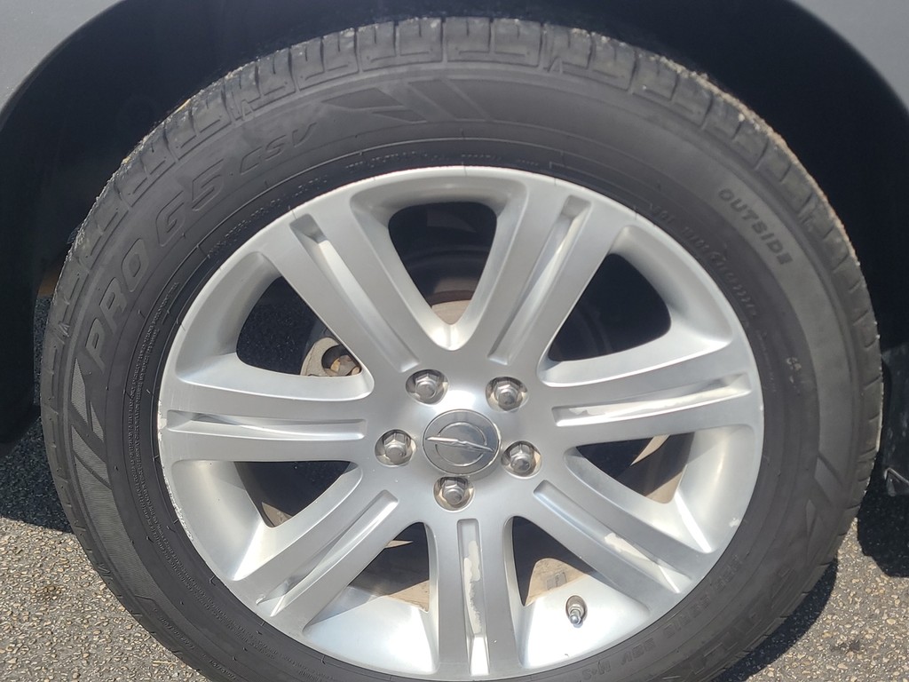 Chrysler 200 Vehicle Image 9