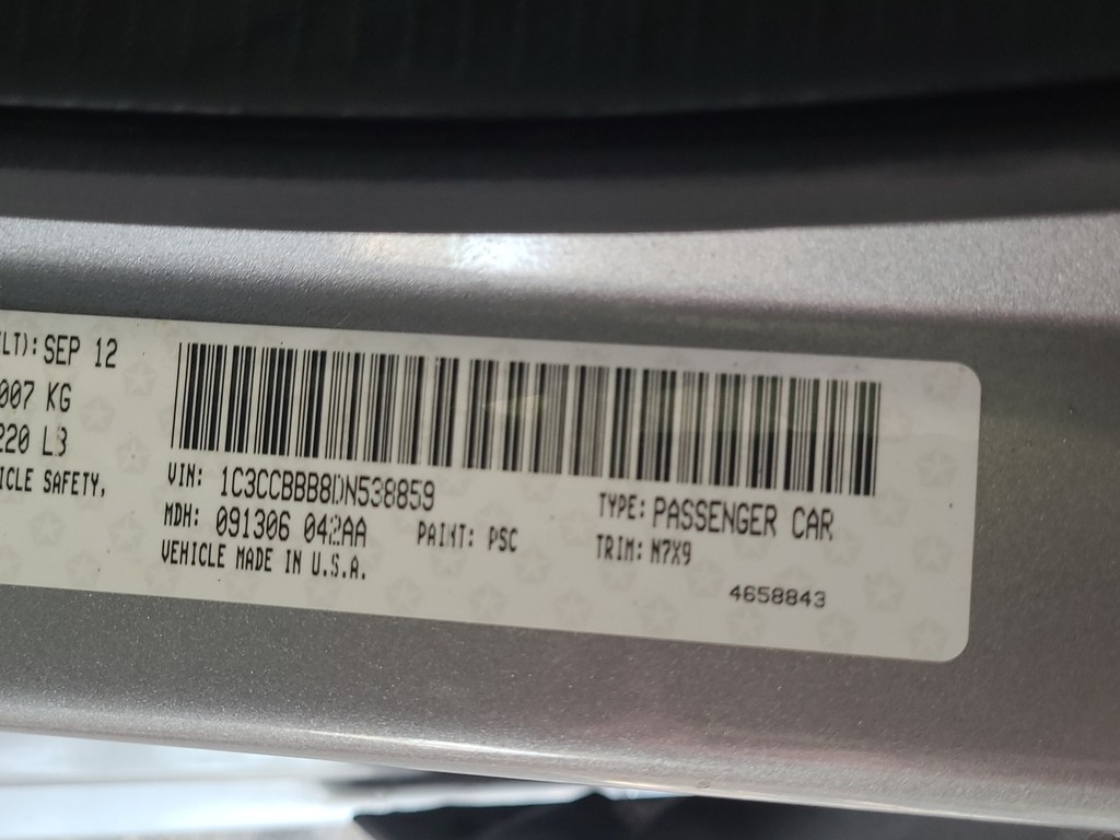 Chrysler 200 Vehicle Image 25