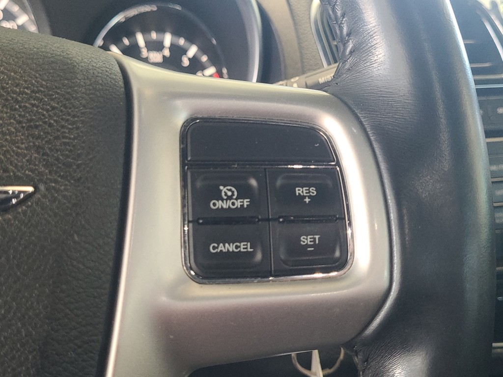 Chrysler 200 Vehicle Image 27