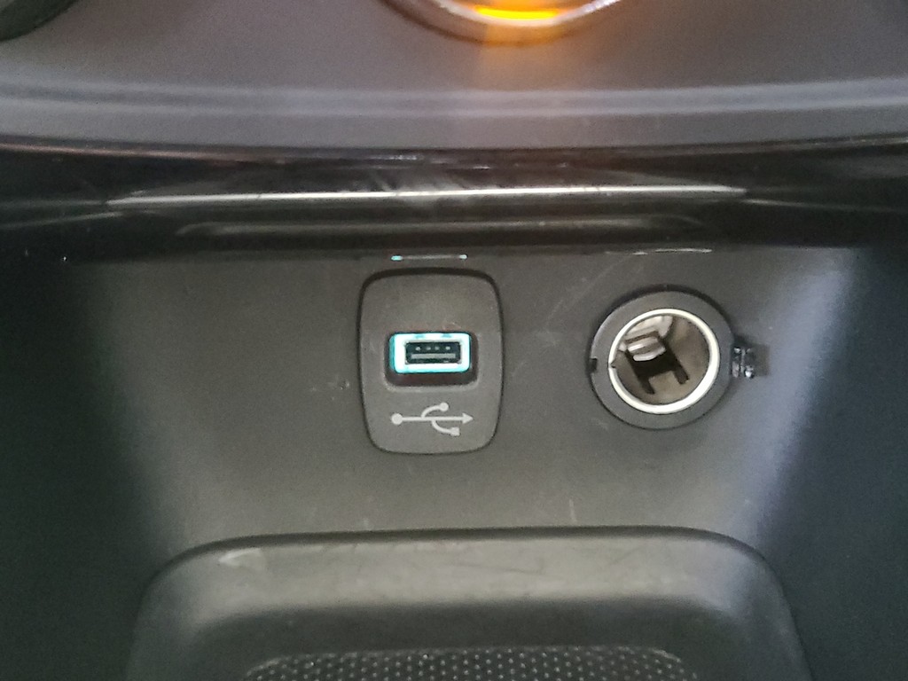 Chrysler 200 Vehicle Image 30