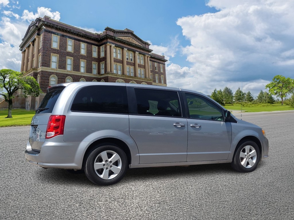 Dodge Grand Caravan Vehicle Image 3