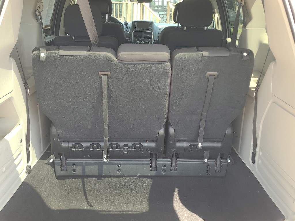 Dodge Grand Caravan Vehicle Image 9