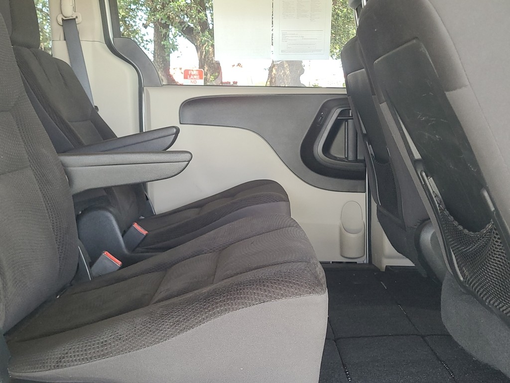 Dodge Grand Caravan Vehicle Image 11