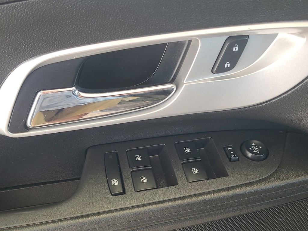 Chevrolet Equinox Vehicle Image 22