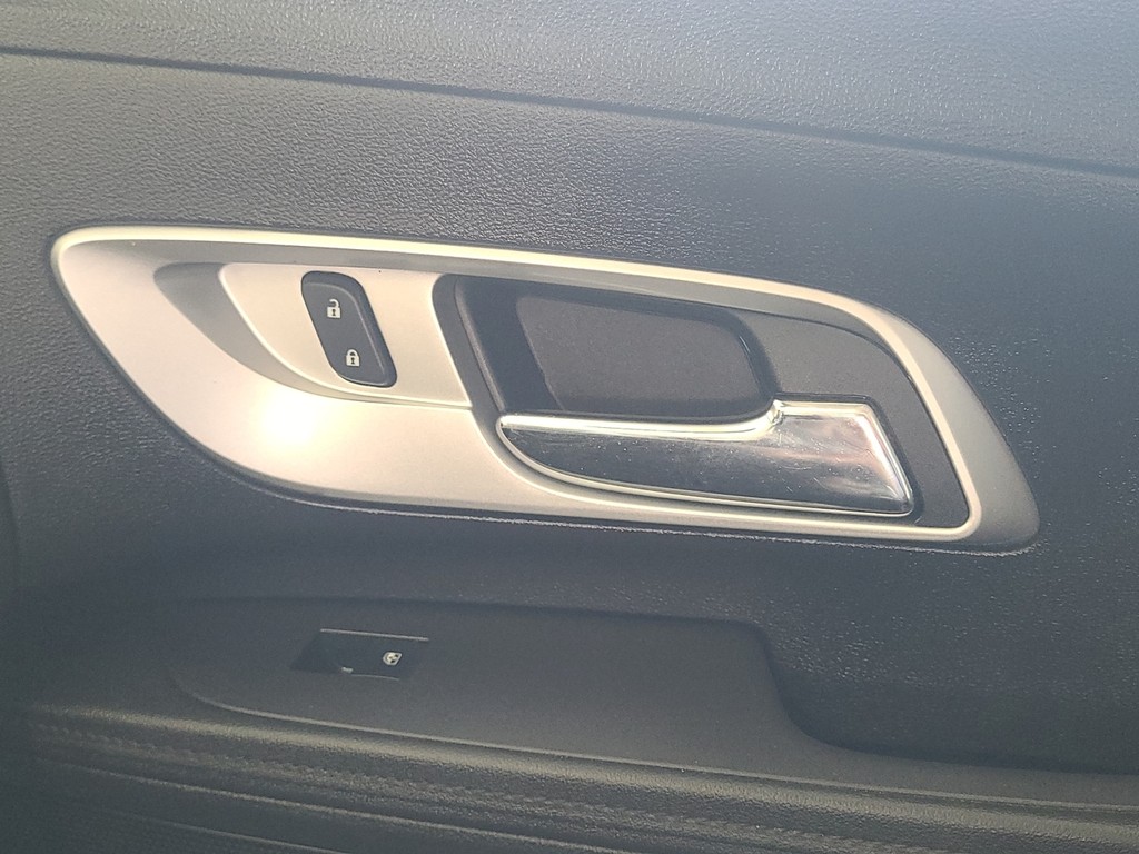 Chevrolet Equinox Vehicle Image 23