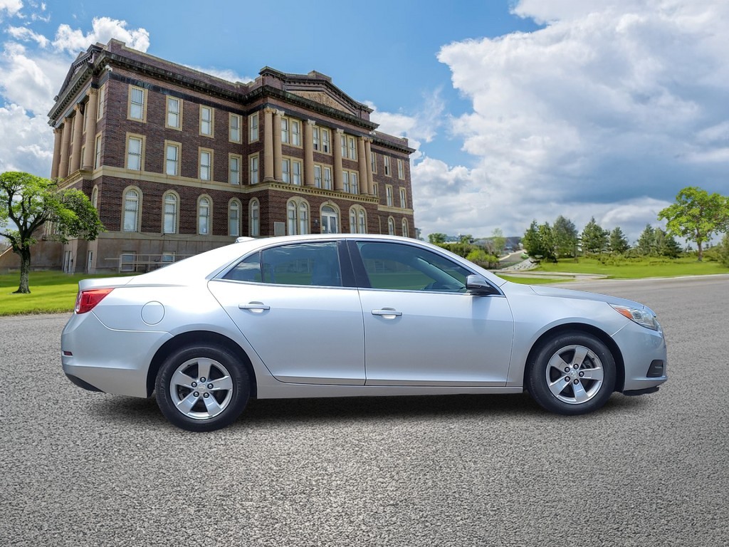 Chevrolet Malibu Limited Vehicle Image 2