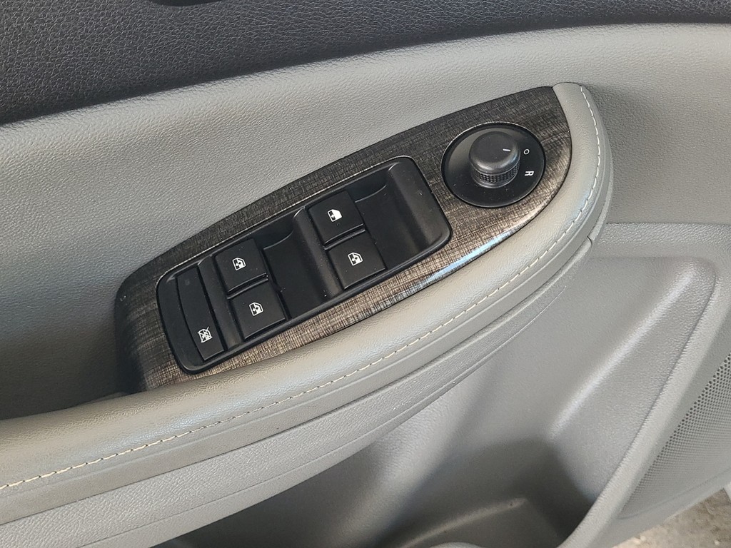 Chevrolet Malibu Limited Vehicle Image 23