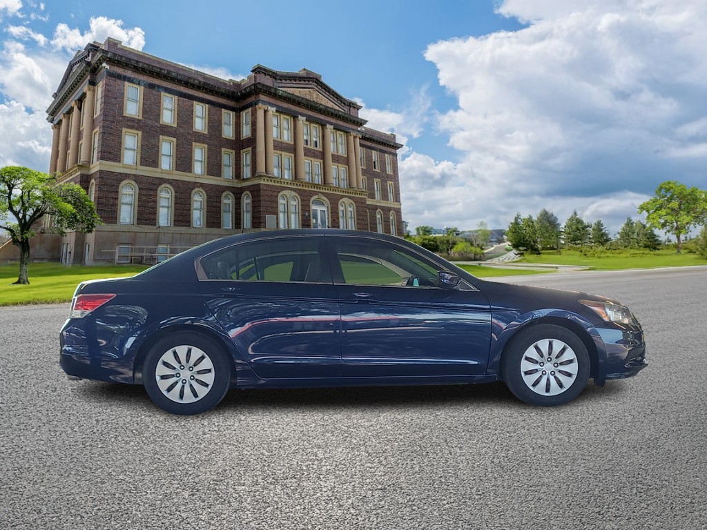 Honda Accord Sedan Vehicle Image 2