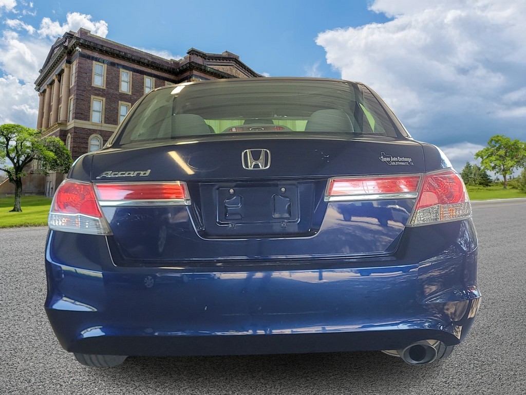 Honda Accord Sedan Vehicle Image 4