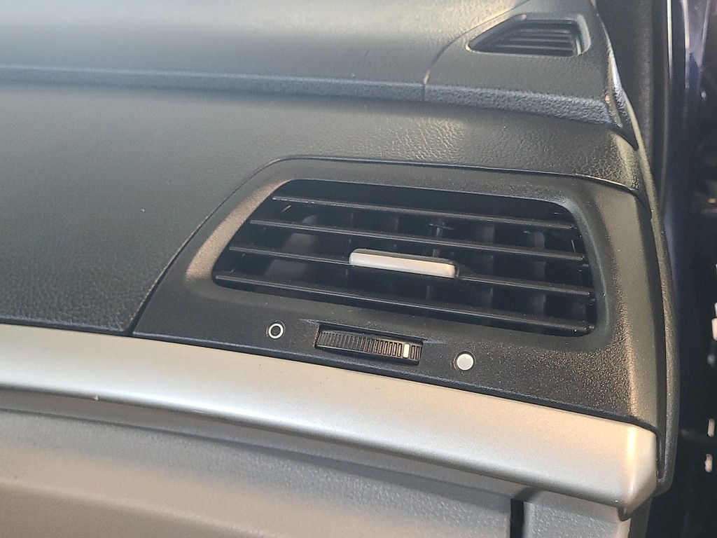 Honda Accord Sedan Vehicle Image 12