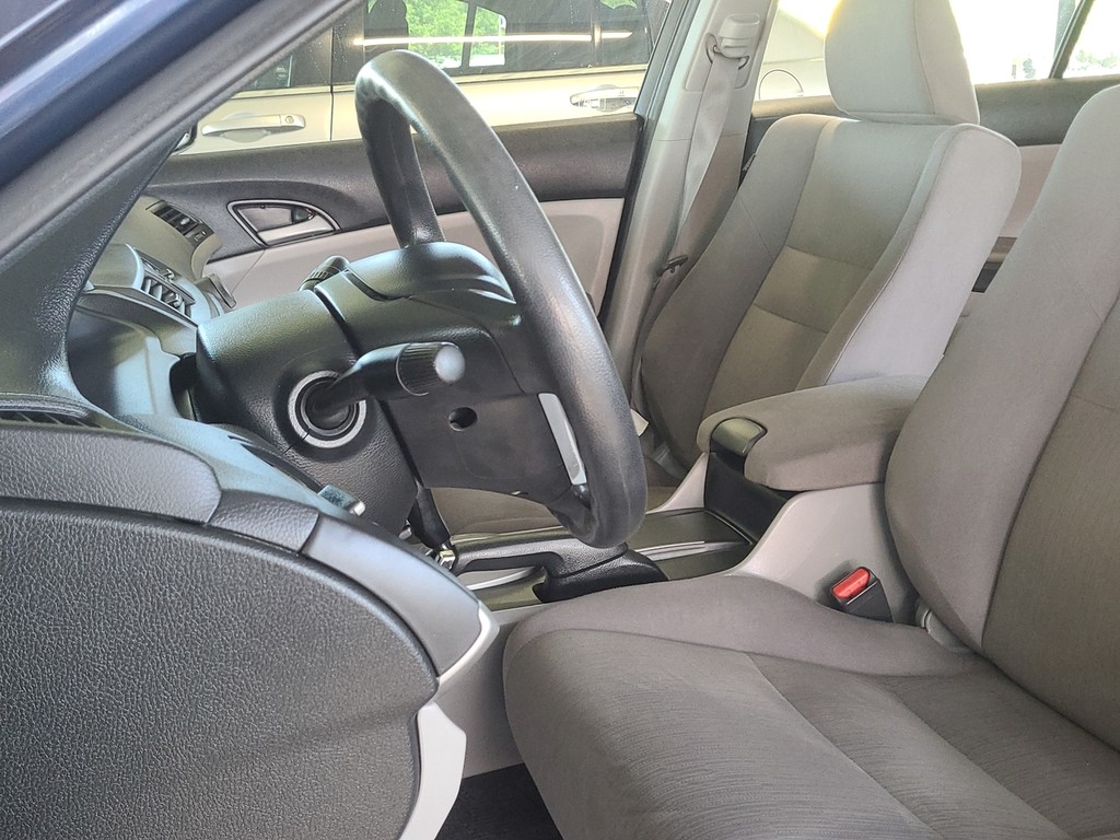 Honda Accord Sedan Vehicle Image 21