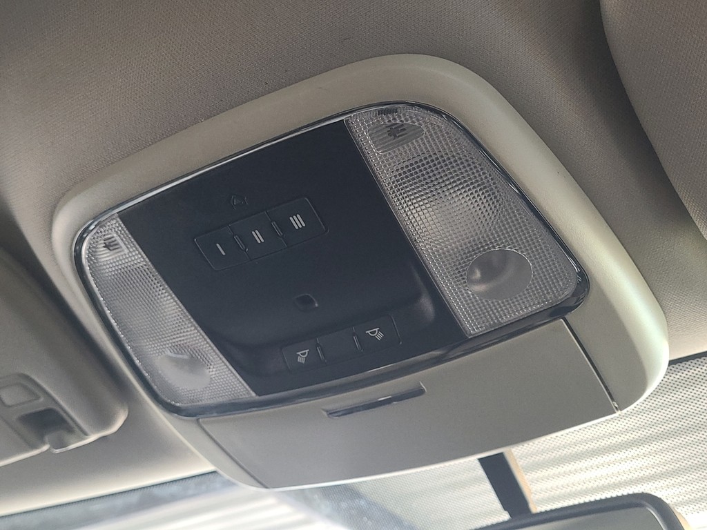 Jeep Grand Cherokee Vehicle Image 13