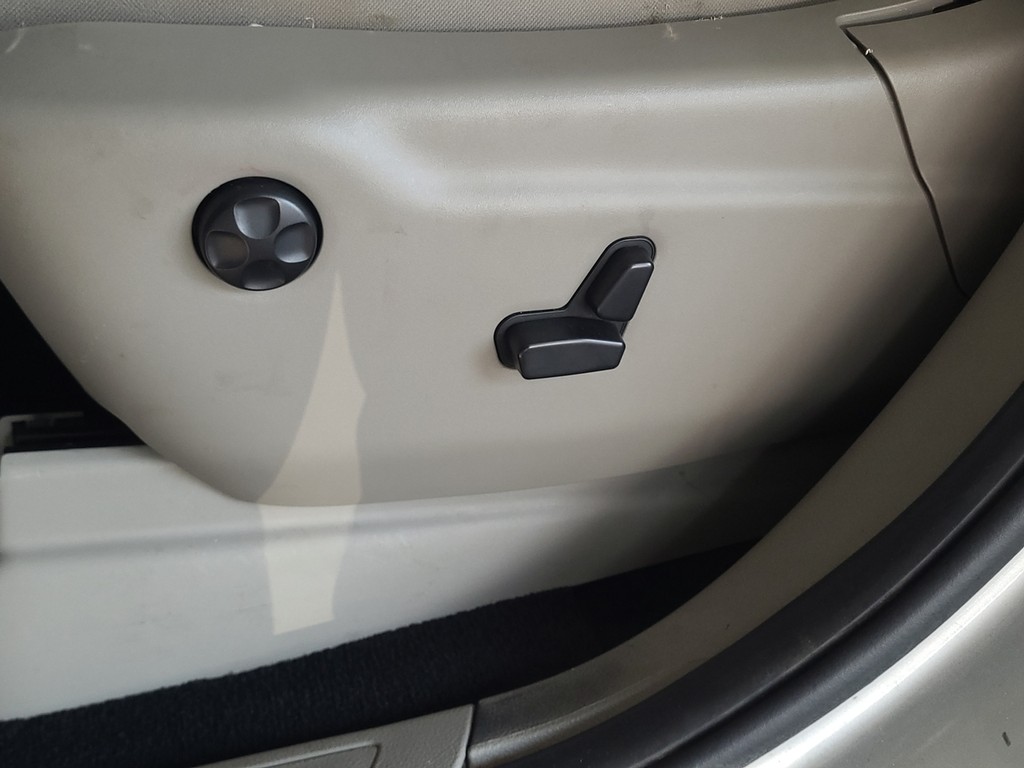 Jeep Grand Cherokee Vehicle Image 22