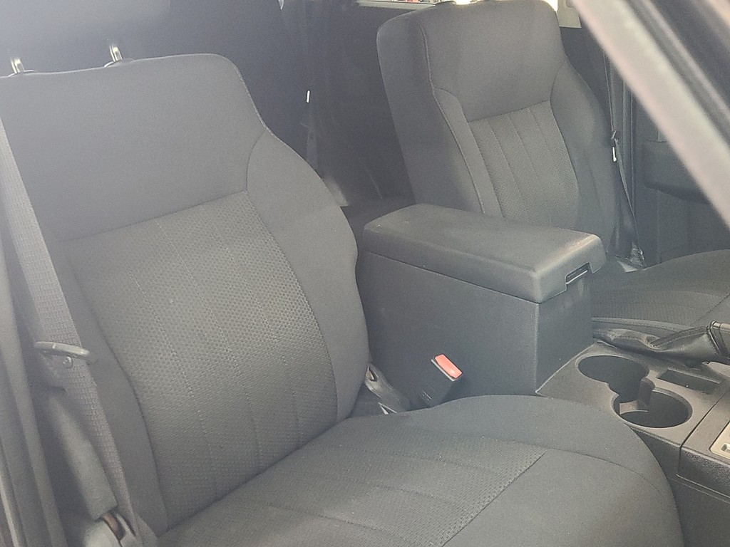 Dodge Nitro Vehicle Image 19