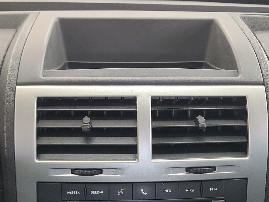Dodge Nitro Vehicle Image 31