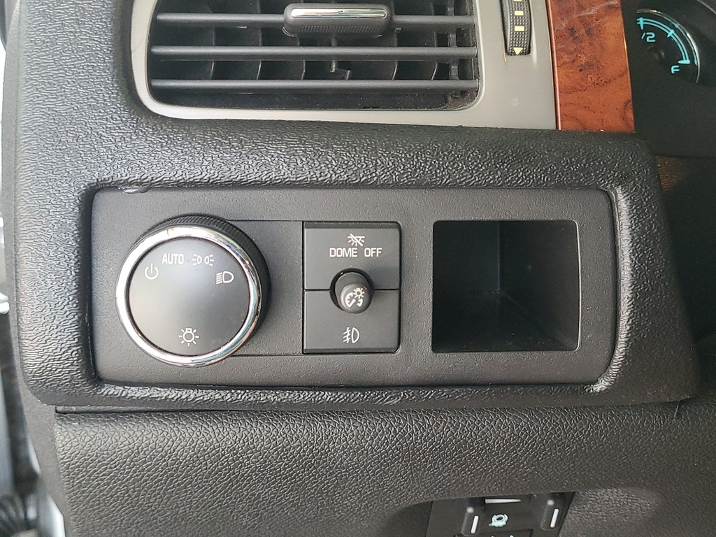 Chevrolet Avalanche Vehicle Image 10