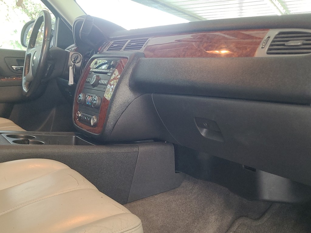Chevrolet Avalanche Vehicle Image 14