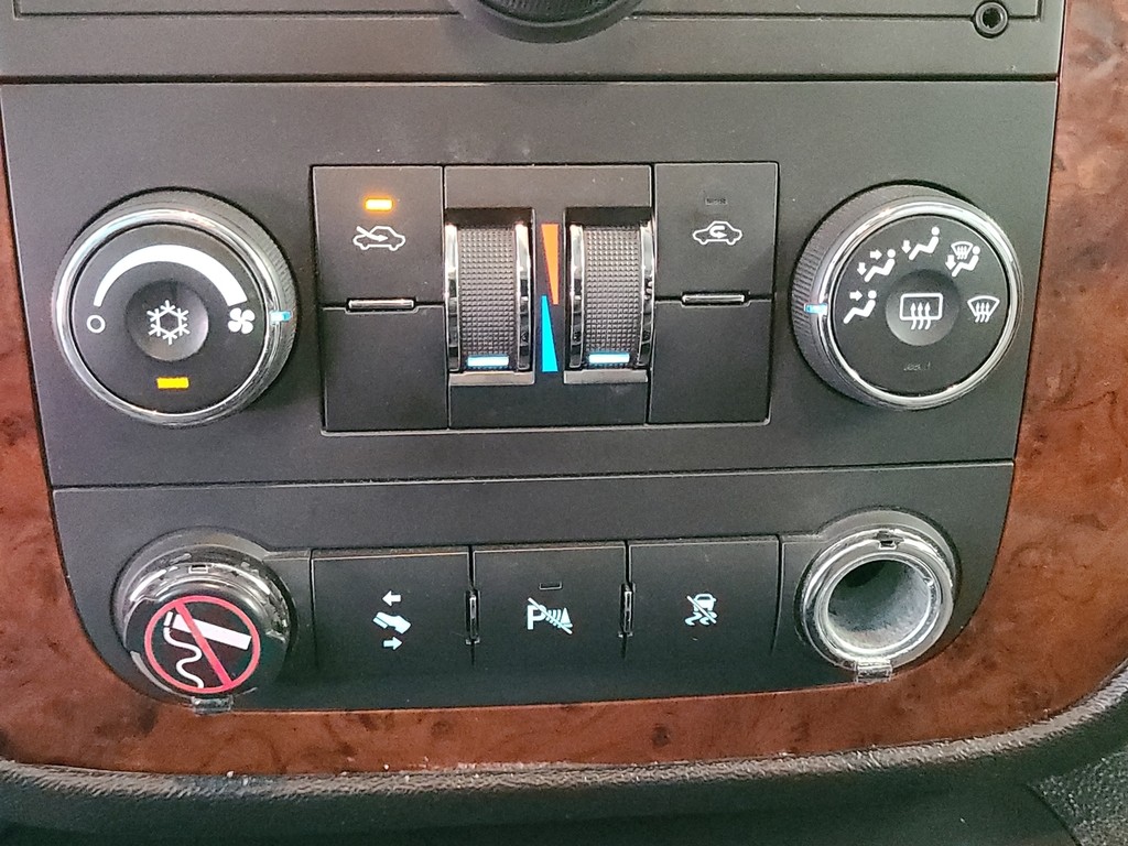 Chevrolet Avalanche Vehicle Image 29
