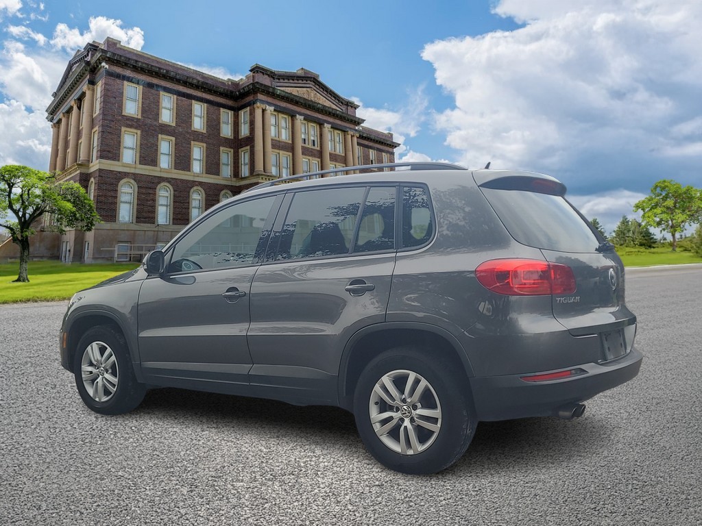 Volkswagen Tiguan Vehicle Image 5