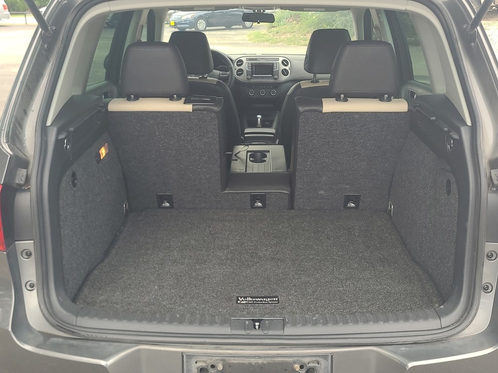 Volkswagen Tiguan Vehicle Image 8