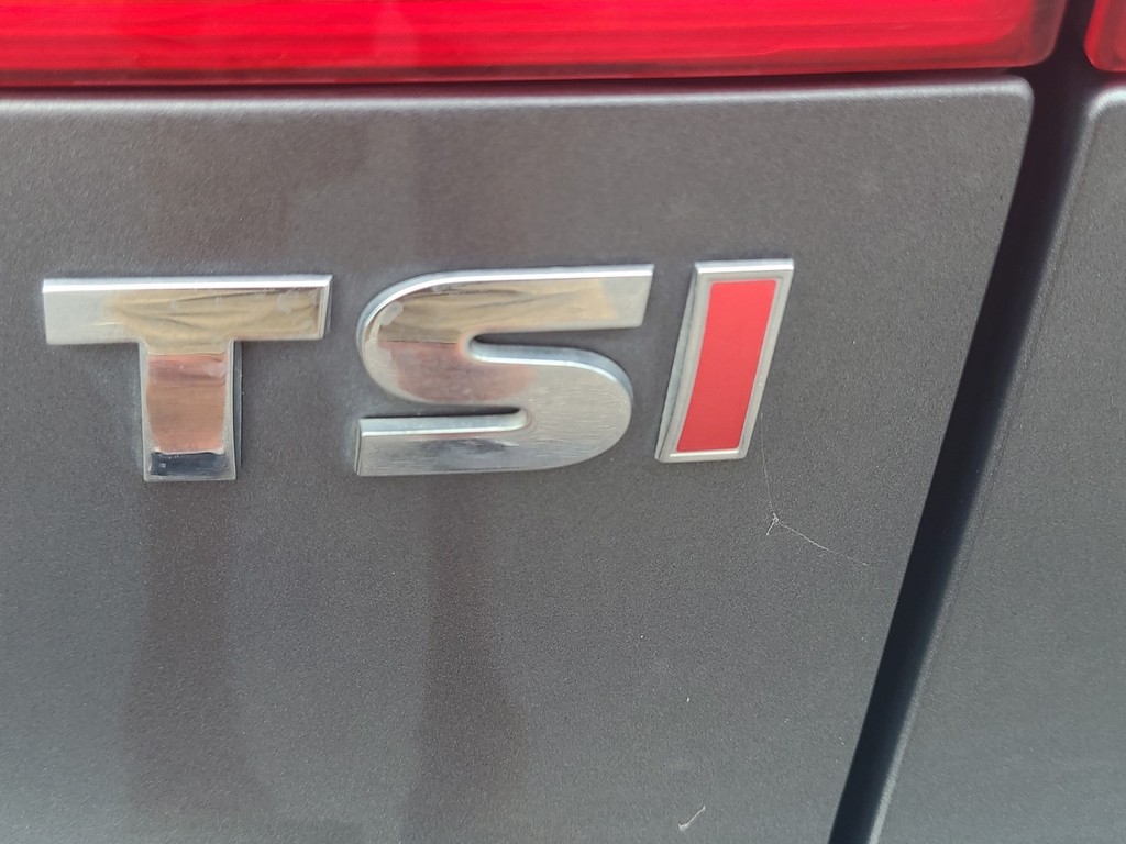 Volkswagen Tiguan Vehicle Image 10