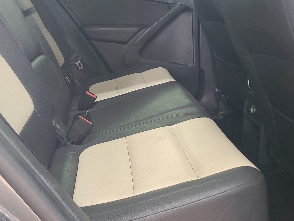 Volkswagen Tiguan Vehicle Image 11