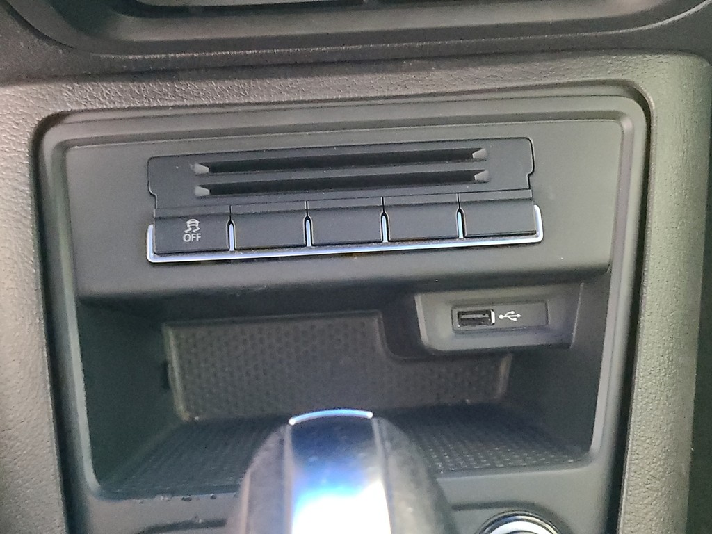 Volkswagen Tiguan Vehicle Image 13