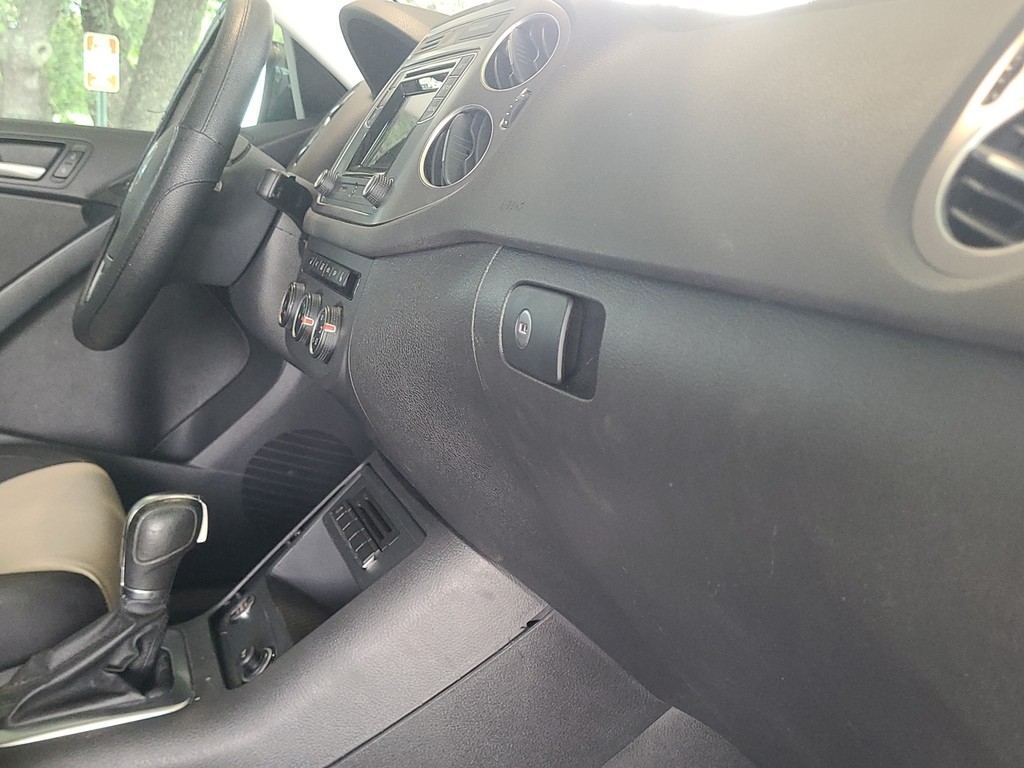 Volkswagen Tiguan Vehicle Image 15