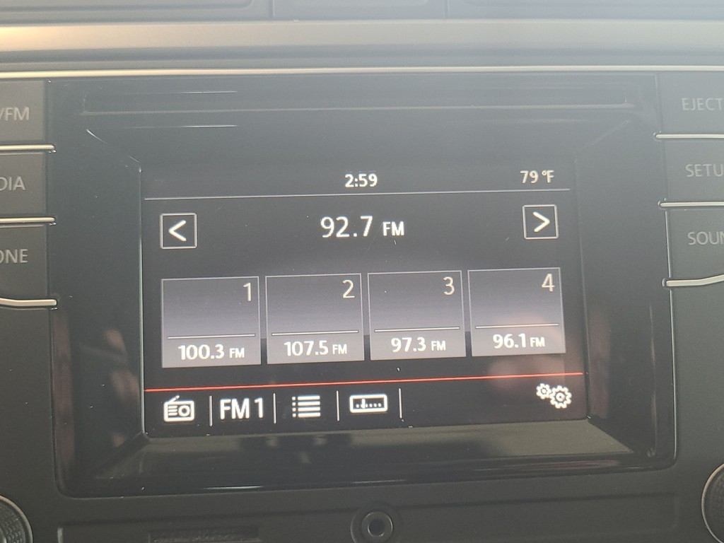 Volkswagen Tiguan Vehicle Image 17