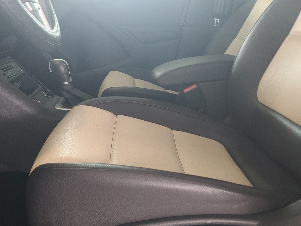 Volkswagen Tiguan Vehicle Image 21