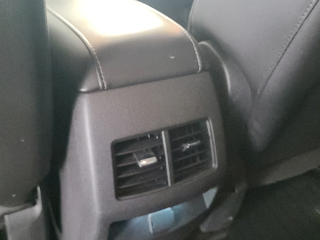 Ford Edge Vehicle Image 10