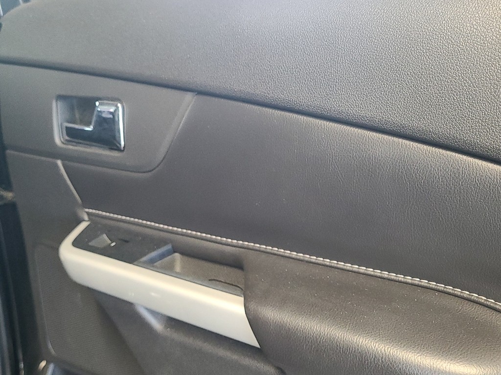 Ford Edge Vehicle Image 13