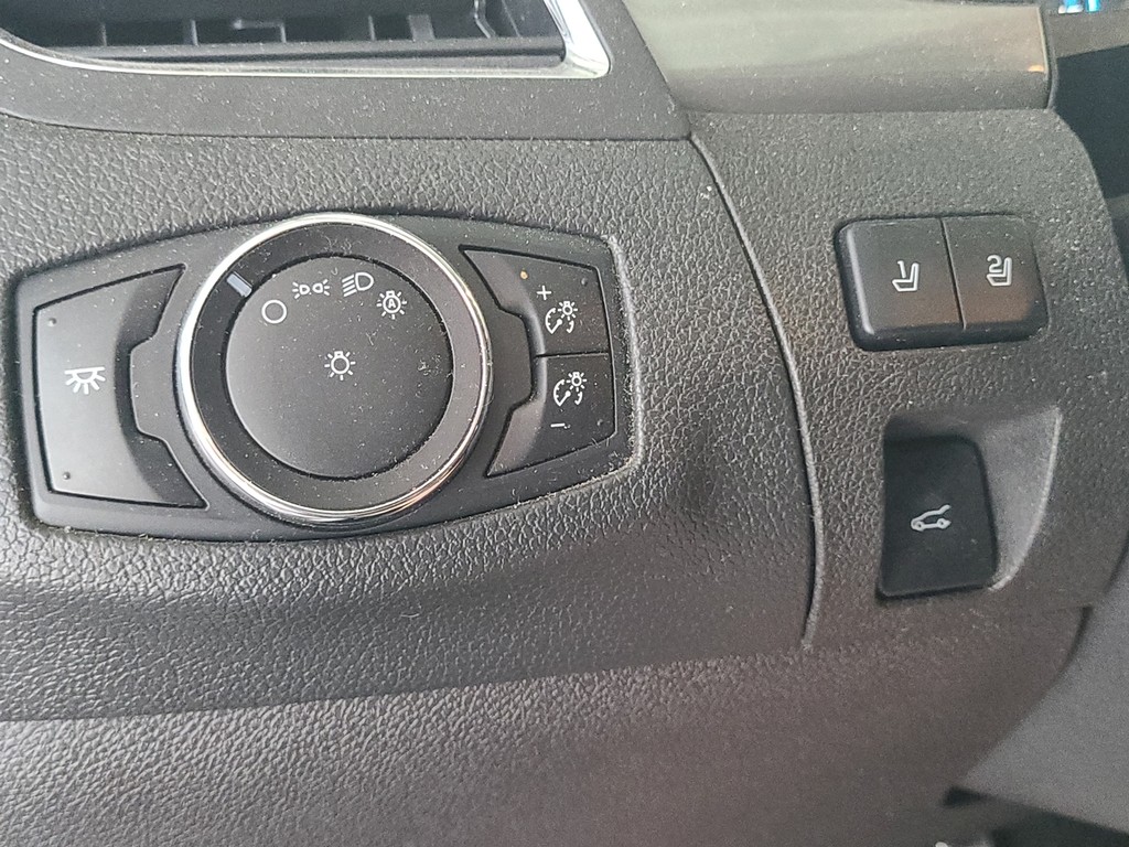 Ford Edge Vehicle Image 29