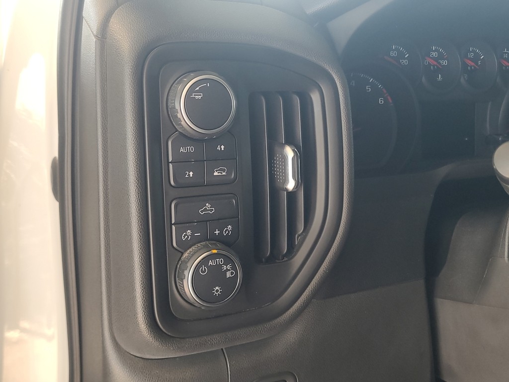 Chevrolet Silverado 1500 Vehicle Image 14