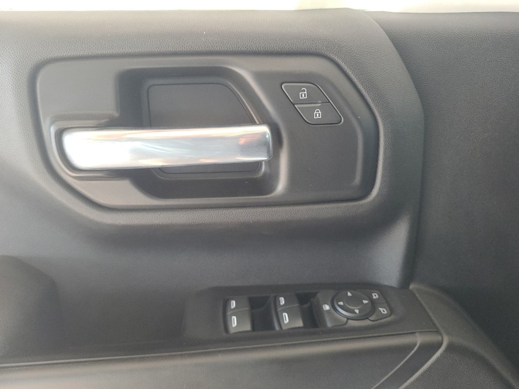 Chevrolet Silverado 1500 Vehicle Image 24
