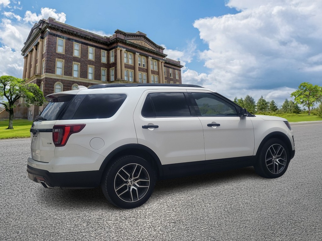 Ford Explorer Vehicle Image 3