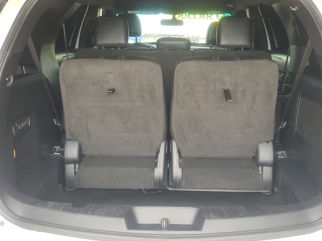 Ford Explorer Vehicle Image 9