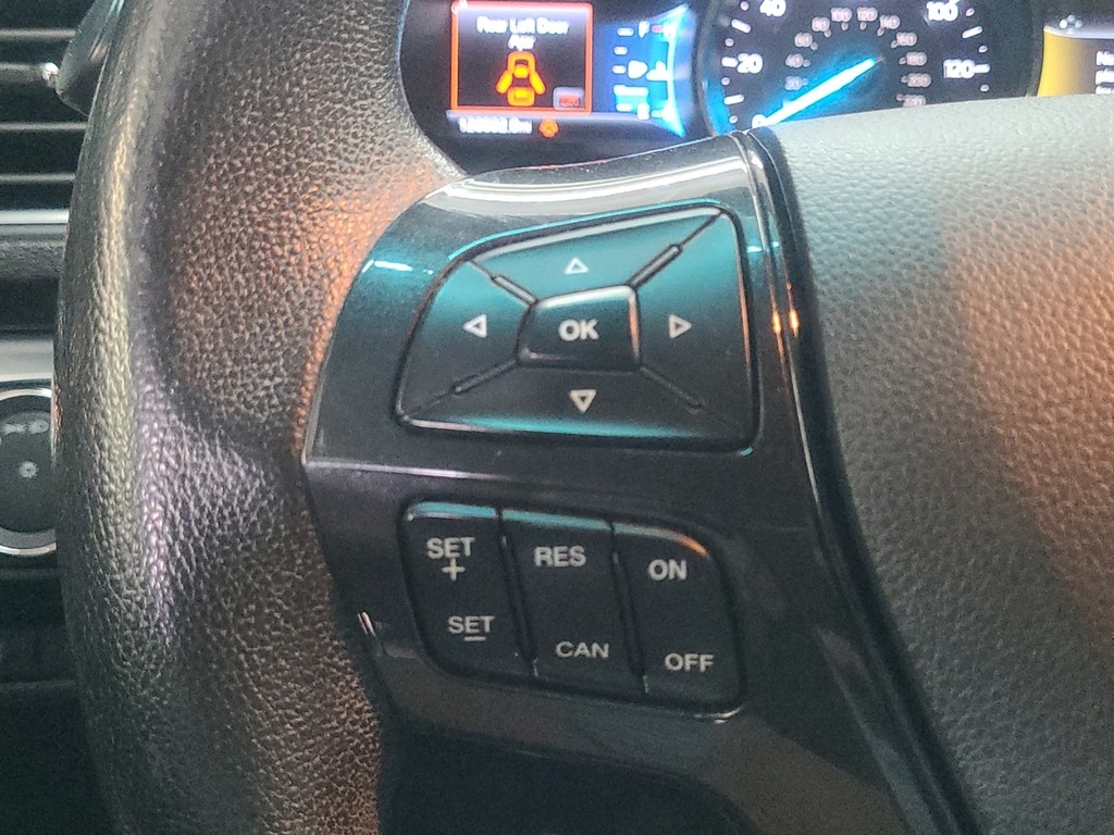 Ford Explorer Vehicle Image 24