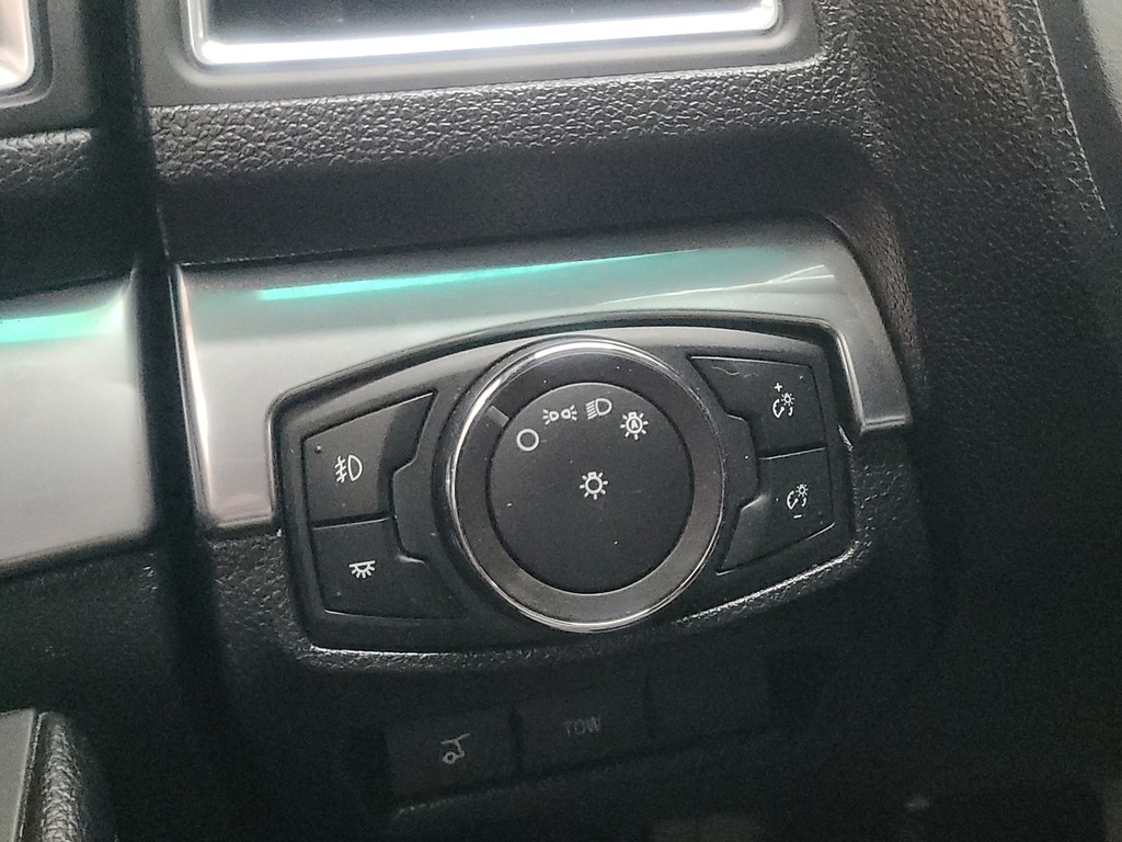 Ford Explorer Vehicle Image 27