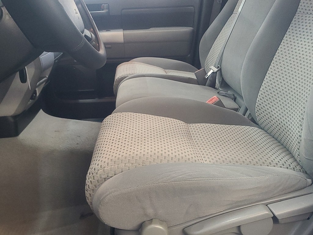 Toyota Tundra 2WD Truck Vehicle Image 21