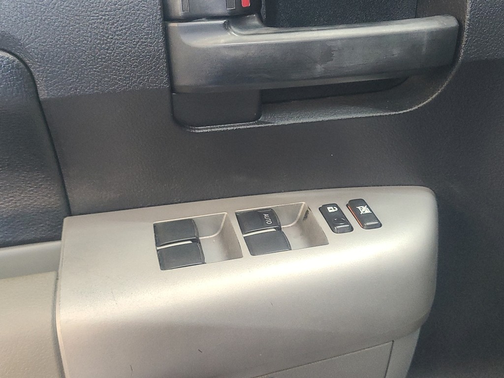 Toyota Tundra 2WD Truck Vehicle Image 23